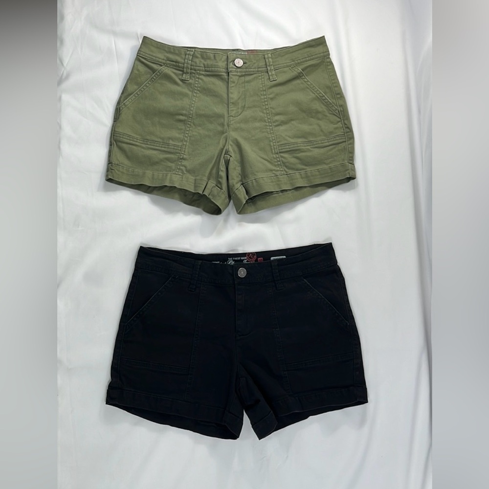 💥SHORTS X 2. SIZE 10. Excellent Condition.      1) Sage Green 1) Black. 🔥